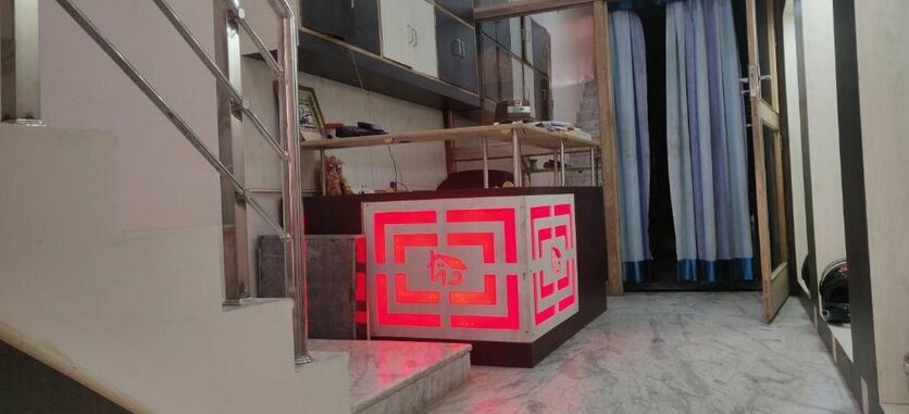 C N Comforts Dormitory - Photo3
