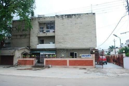 Charans Guest House - Photo5