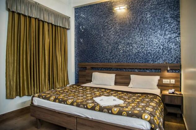 FabExpress Global Inn - Photo2