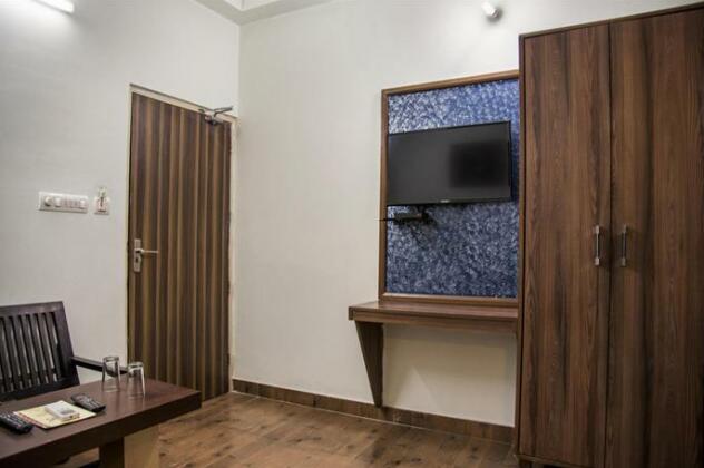 FabExpress Global Inn - Photo5
