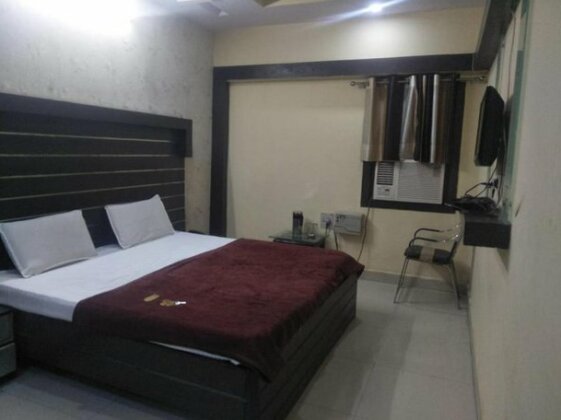 Goroomgo Samrat Lucknow