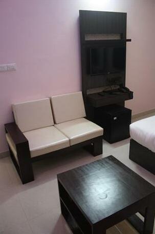 Hotel Golden Sky - Photo3
