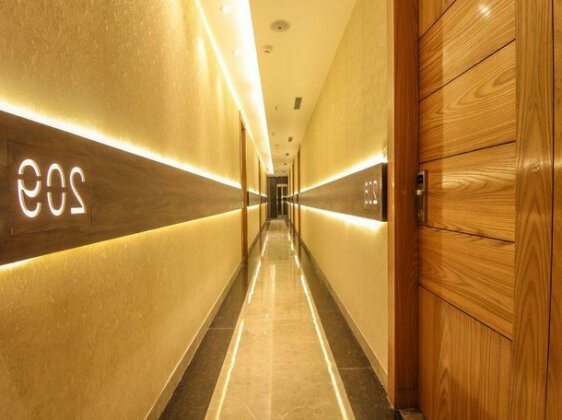 Hotel Gurveer Royal - Photo2