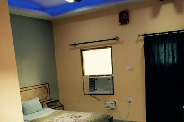 Hotel Lila - Photo2