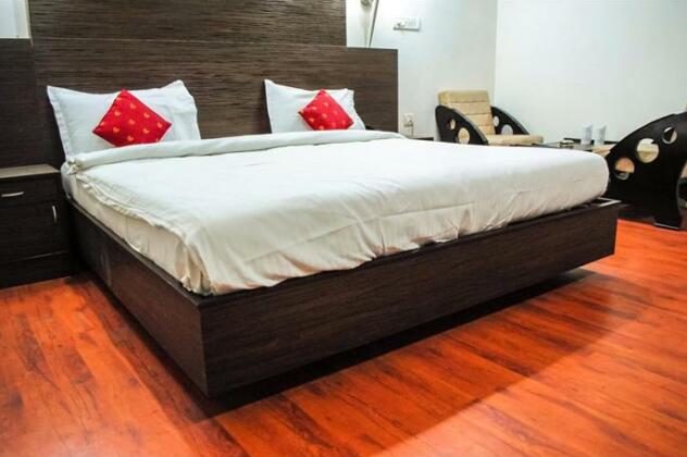 Hotel Monarch Inn - Photo3