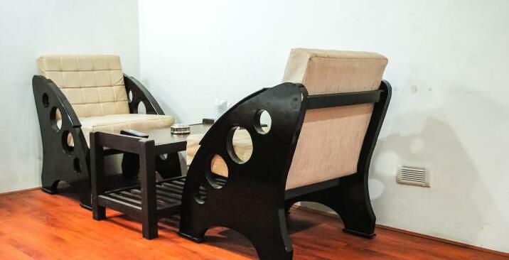Hotel Monarch Inn - Photo4