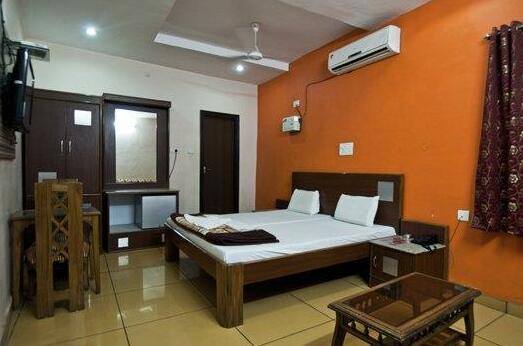 Hotel Nirmal Palace - Photo4