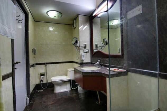 Hotel Royal Inn Lucknow - Photo4