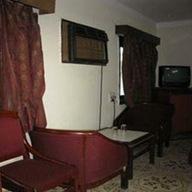 Oasis International - Photo3