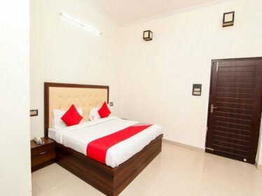 Oyo 12365 Cz Inn