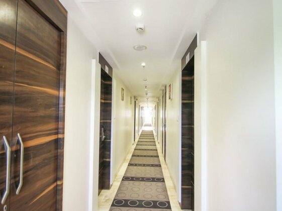 OYO 12496 Skyotel - Photo2