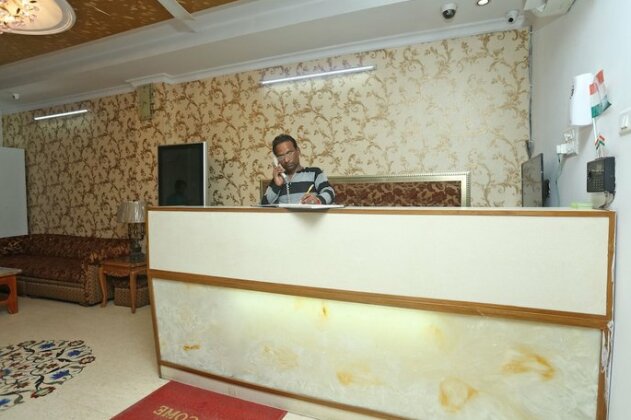 OYO 13355 Grest Hotel - Photo4