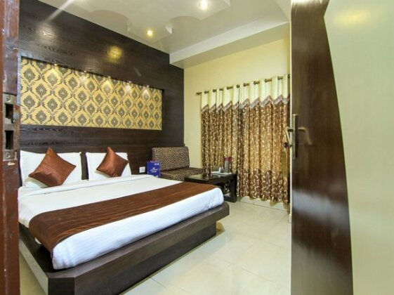 OYO 2000 Hotel Yash - Photo2