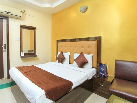 OYO 2000 Hotel Yash - Photo4