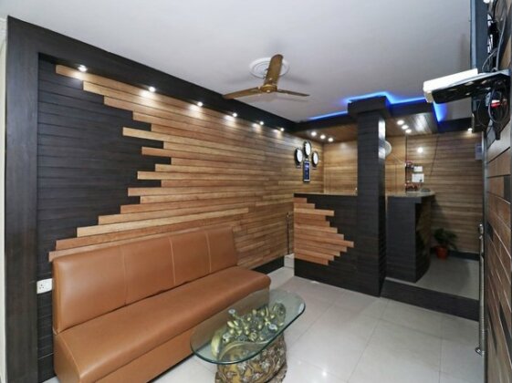 OYO 23009 Hotel Maxx - Photo4