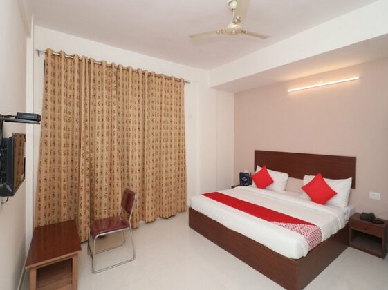 OYO 24051 Flagship Shubh Inn Gomti Nagar - Photo2