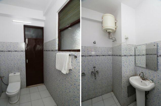 OYO 24585 Pr Palace - Photo5