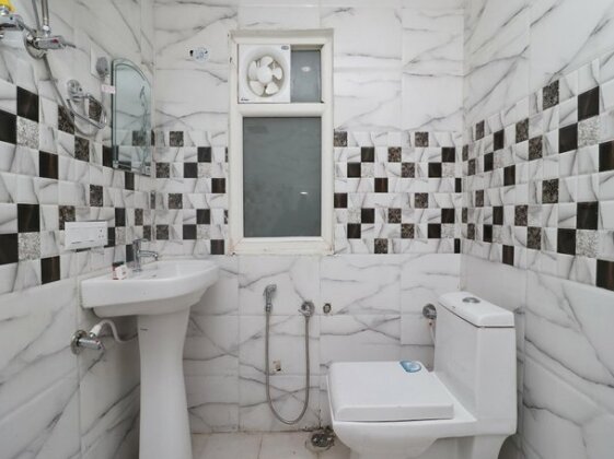 OYO 27922 Ss Palace - Photo5