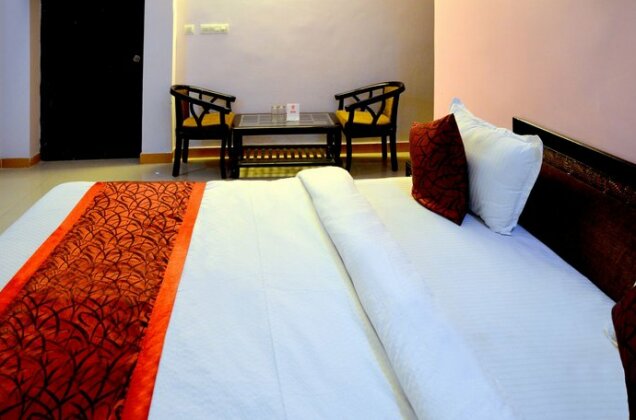 OYO 4731 Hotel Surya Continental - Photo4