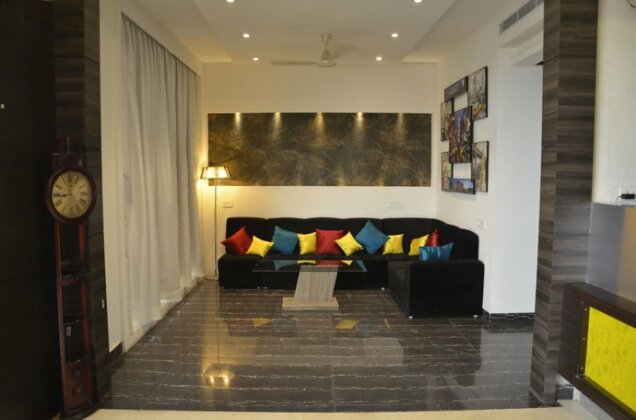 OYO 8175 Crossroad Premium - Photo5