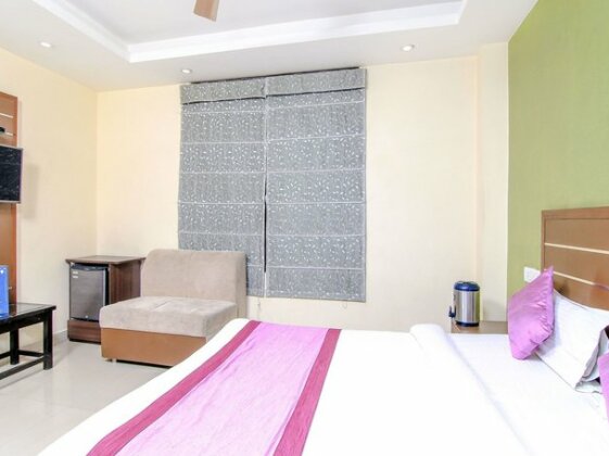 OYO 8657 Hotel Acumen - Photo3