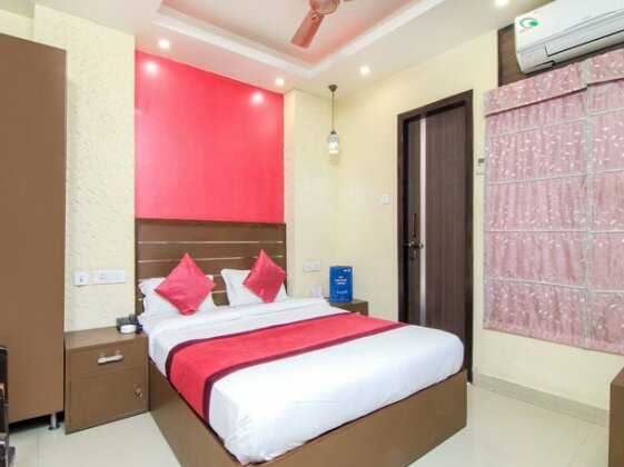 OYO 8657 Hotel Acumen - Photo4