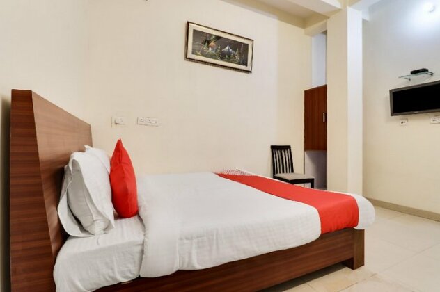 OYO Flagship 39799 Pacific Inn Saver - Photo5