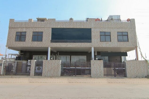 Photo 1