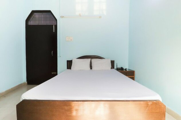 SPOT ON 46219 Satkar Guest House - Photo5