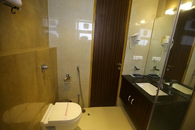The Gurveer Royal - Photo4