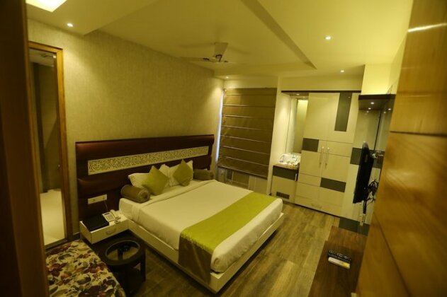 The Gurveer Royal - Photo5