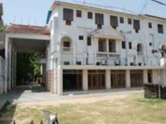 Vrindaban Hotel - Photo2