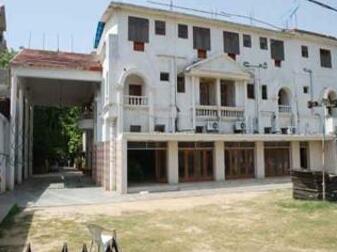 Vrindaban Hotel - Photo3