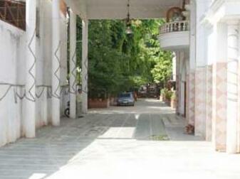 Vrindaban Hotel - Photo5
