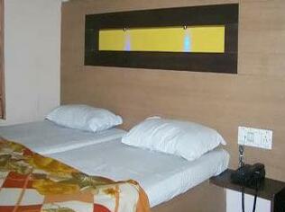  Photo 1