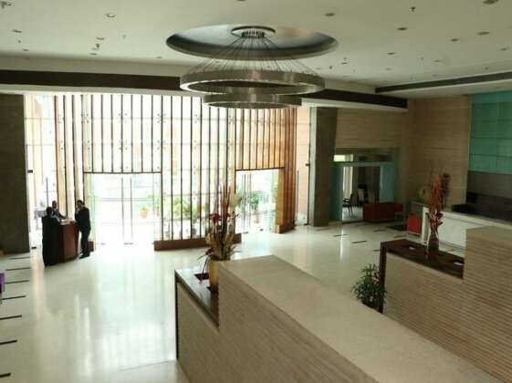 OYO Elite Hambran Road - Photo4