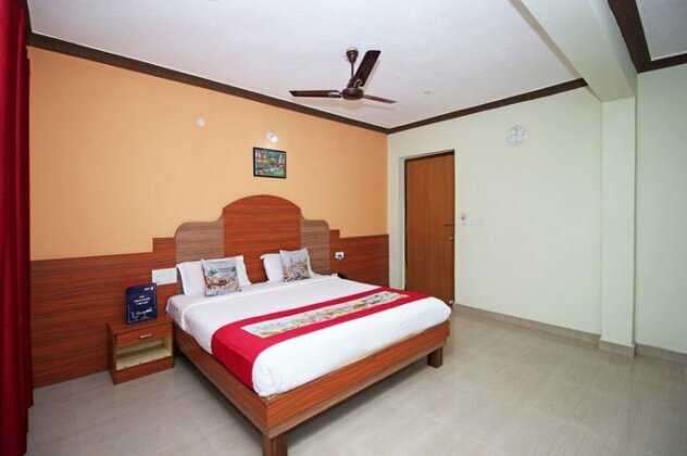 FabExpress City Comforts Inn - Photo4