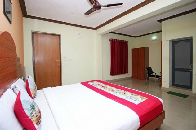 FabExpress City Comforts Inn - Photo5