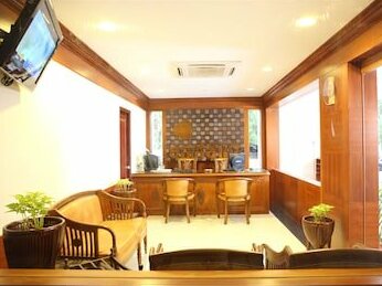 Meenakshi's Sunshine Hotel - Photo3