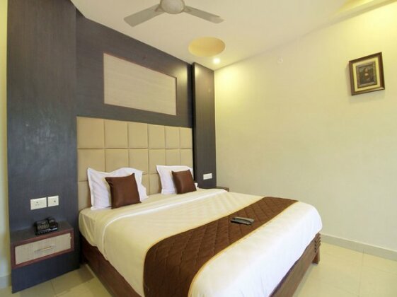 OYO 11489 PKN Classic Regency - Photo5