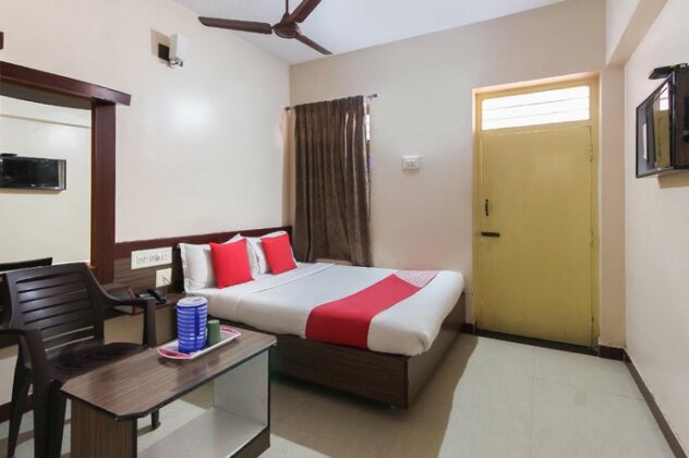 OYO 67383 Hotel Rahul Inn - Photo2