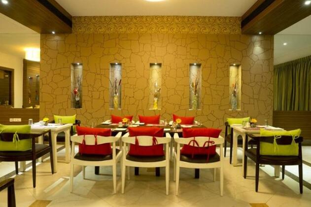 Poppys Hotel Madurai - Photo3