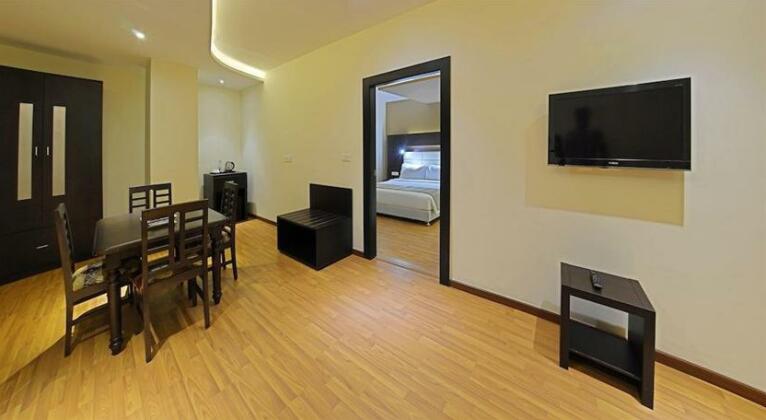 Poppys Hotel Madurai - Photo4