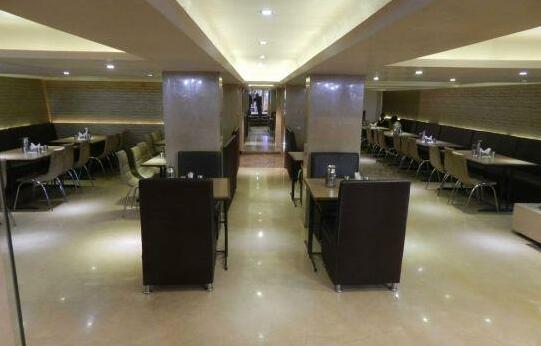 OYO 3323 Hotel Sheetal - Photo5
