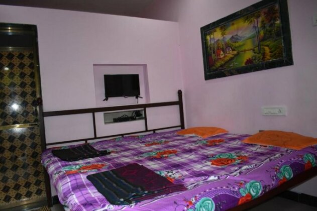 Adarsh Niwas