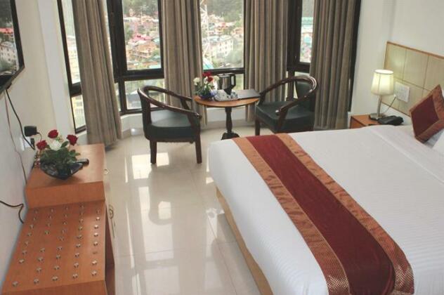 Broadways Inn - Photo4