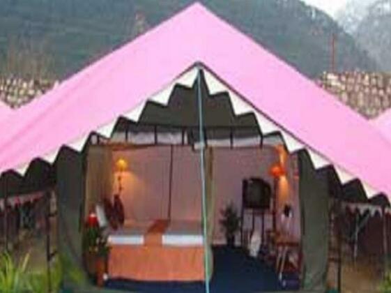 Camp Exotica - Photo4