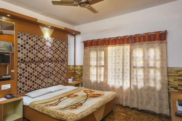 Hilltone Resorts - Photo2