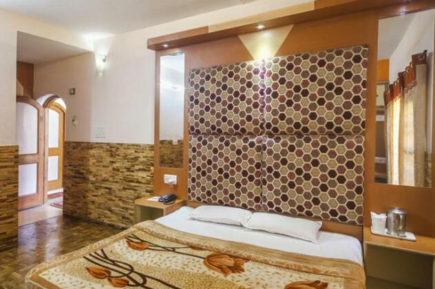 Hilltone Resorts - Photo3