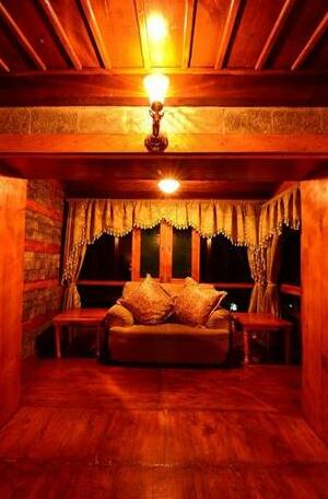 Himalyan Kothi Kais - Photo2